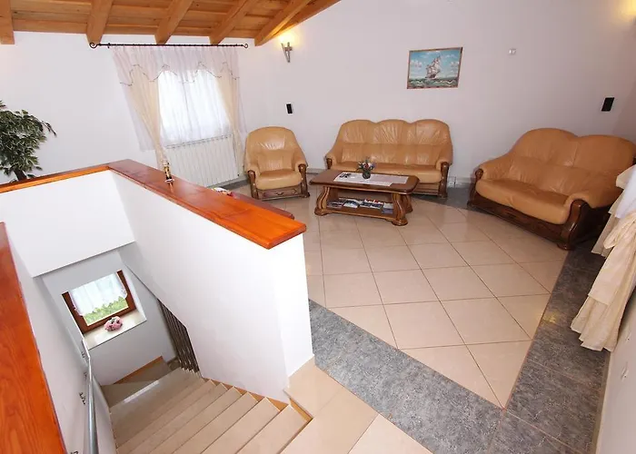 Guest House Liliana Gostinjska kuća 3*